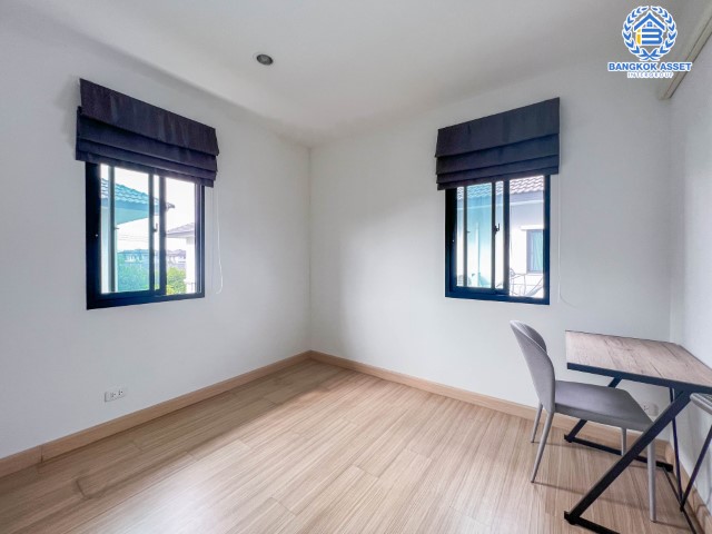 *****บ้านเดี่ยวมือสองย่านนนทบุรีฯ ม.ดีไลท์ พุทธมณฑล-ศาลายา เนื้อที่กว้างขวางมากถึง 56.10 ตร.ว.  ฟังก์ชัน 3 ห้องนอน 2 ห้องน้ำ ที่จอดรถ 1 คัน บ้านสวย ฟรีเฟอร์นิเจอร์ พร้อมเข้าอยู้่ได้ทันที บนทำเลแห่งการเดินทาง